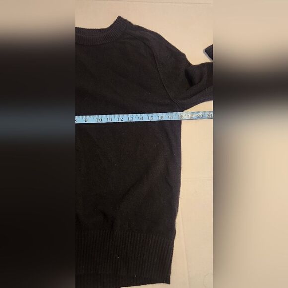 Everlane The Cashmere and Wool Blend Crewneck Black Sweater Size Small - Picture 8 of 10